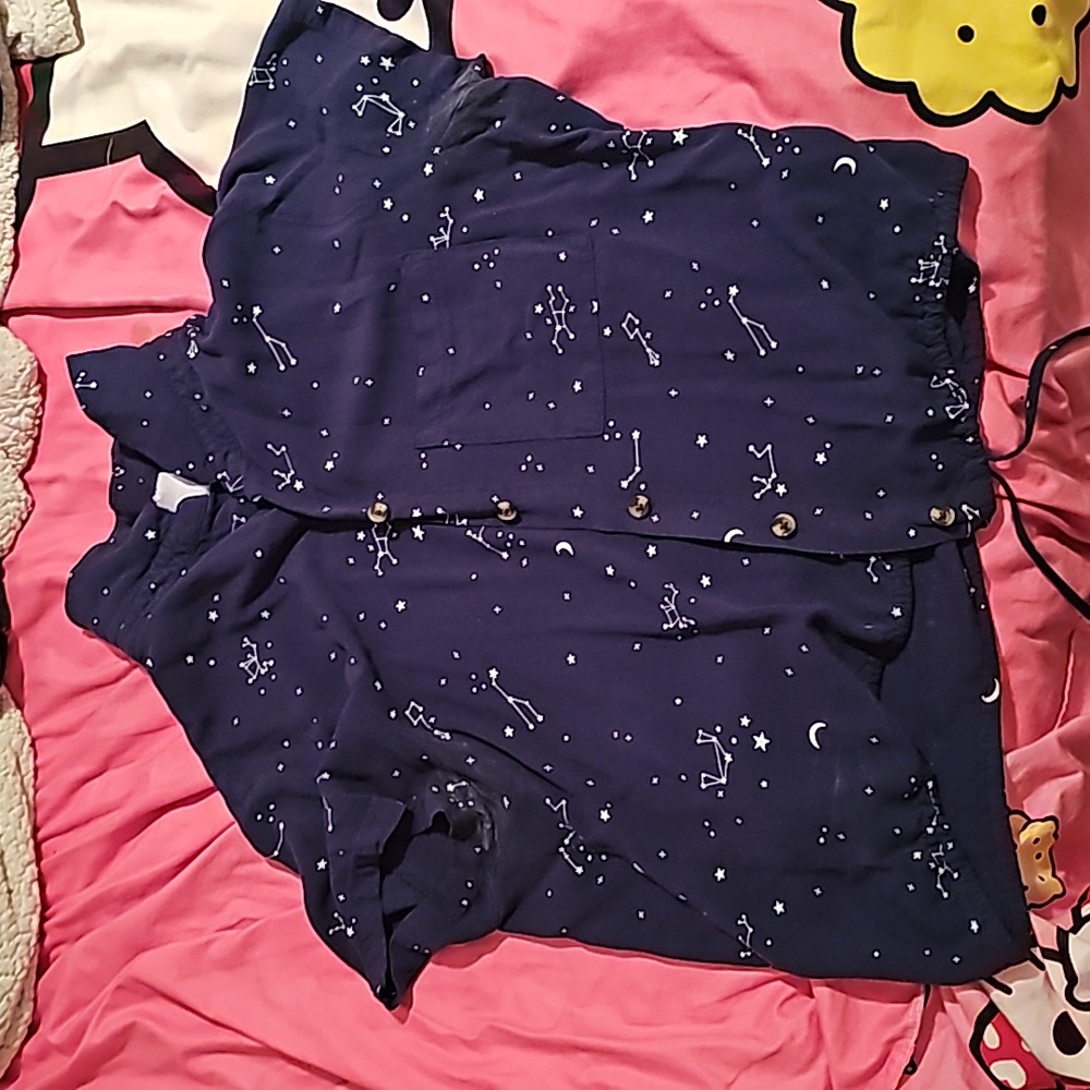 Star themed button up short sleeves